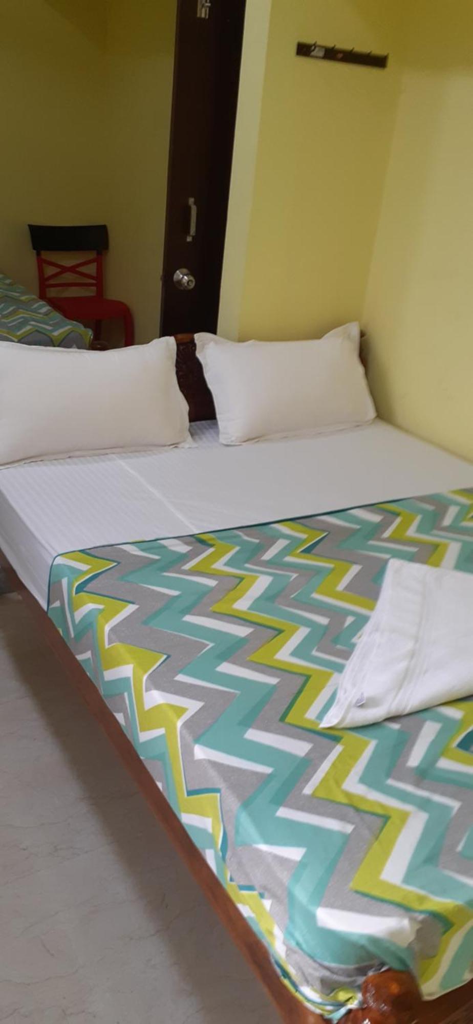 קנצ'יפוראם Varadhar Guest House מראה חיצוני תמונה